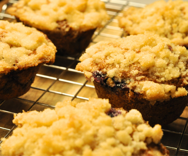 Bakery-Style Vegan Blueberry Muffins with Crumbly Streusel