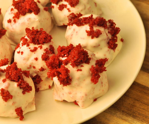 Easy Red Velvet Cake Truffles Recipe (Perfect Bite-Sized Dessert)