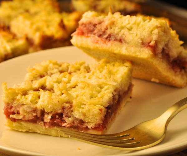 Strawberry Coconut Bars – Soft, Chewy, and Irresistible